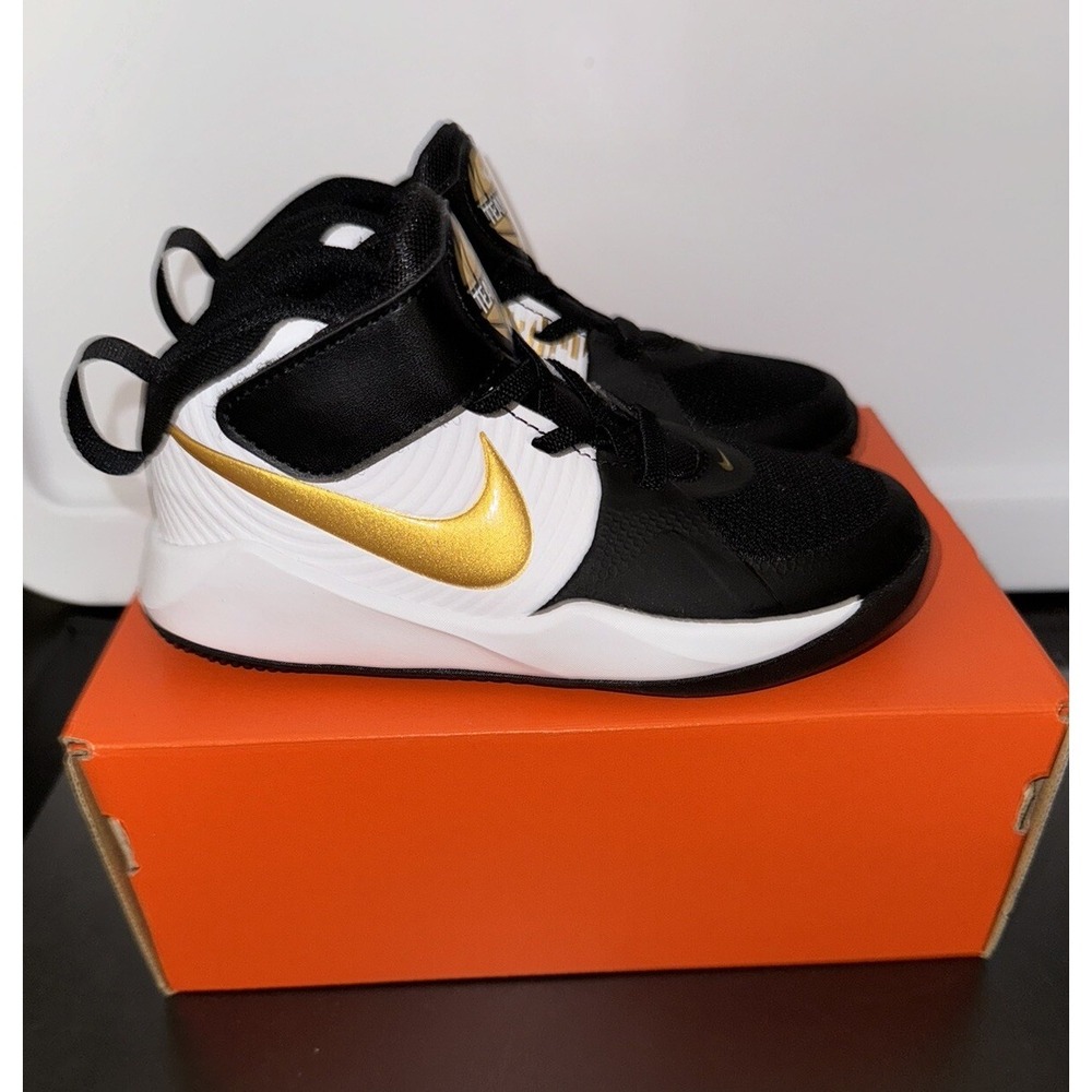 Nike Team Hustle D9‎ Mid Black Metallic Gold 11c NEW